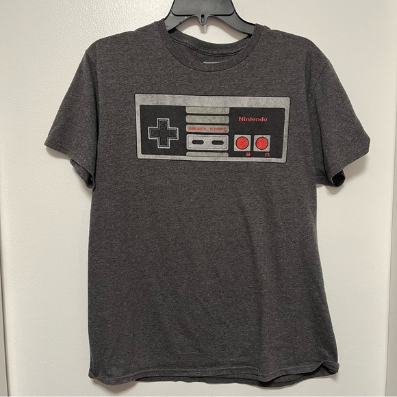 NINTENDO Controller NES Classic Gamer Retro Gaming T-shirt Men's LARGE - Picture 1 of 4